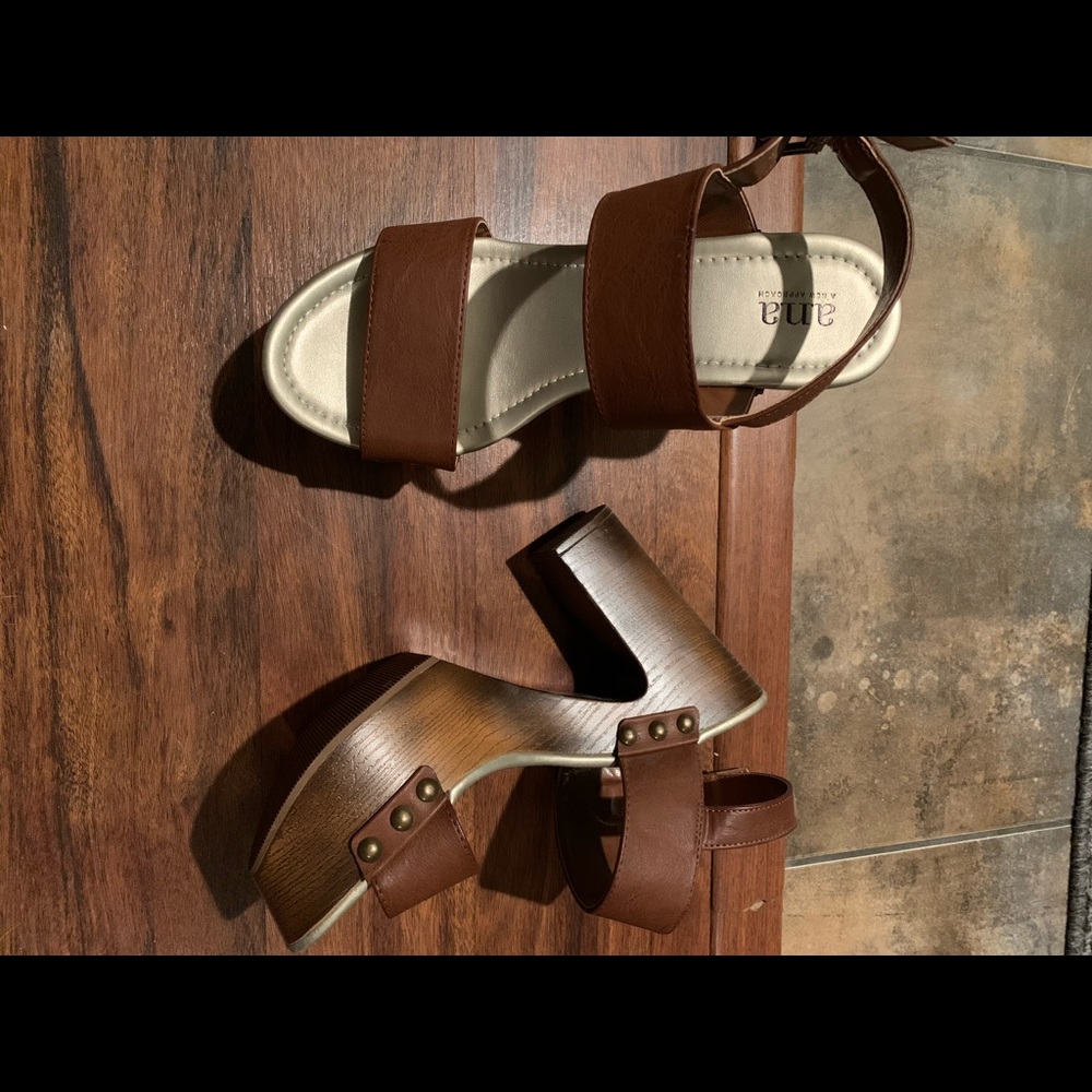 Shoes - Picture 4 of 5